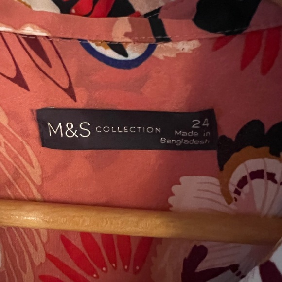 Marks and Spencer Plus Size Print Blouse, UK 24 (fits US 20) - Picture 2 of 2